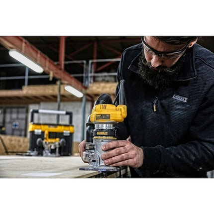 DEWALT ELETTROFRESATRICE CON AFFONDAMENTO E BASE FISSA POTENZA 900W