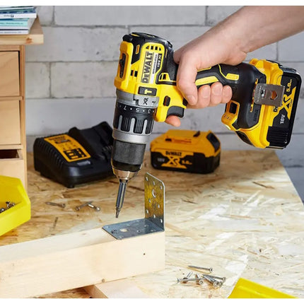 DEWALT TRAPANO AVVITATORE A PERCUSSIONE A BATTERIA 18V 5,0AH DCD796P3-IT