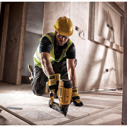 DEWALT CHIODATRICE/GROPPINATRICE A BATTERIA 18V 2,0AH ART. DCN680D2-QW