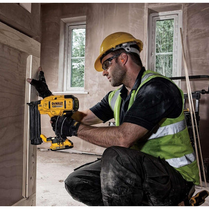 DEWALT CHIODATRICE/GROPPINATRICE A BATTERIA 18V 2,0AH ART. DCN680D2-QW