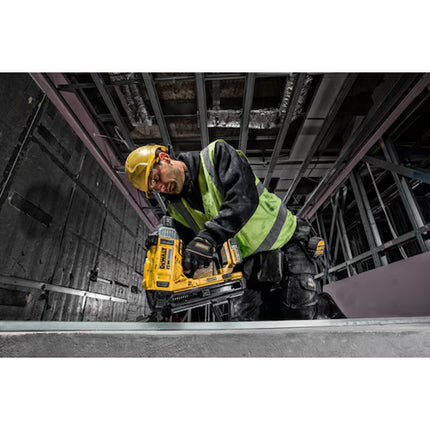 DEWALT CHIODATRICE PER CEMENTO A BATTERIA 18V 5,0AH ART. DCN890P2-QW