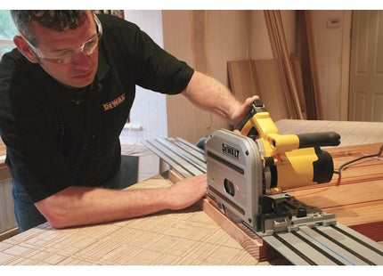 DEWALT SEGA AD AFFONDAMENTO CON GUIDA MOD. DWS520KTR-QS POTENZA 1300W