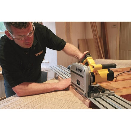 DEWALT SEGA AD AFFONDAMENTO CON GUIDA MOD. DWS520KTR-QS POTENZA 1300W