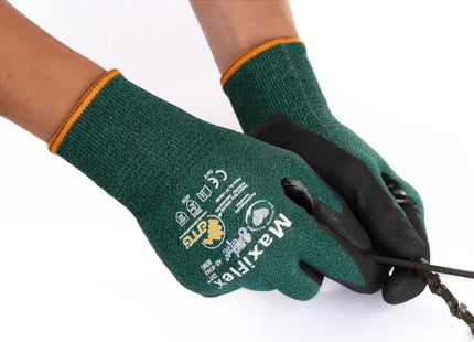ATG GUANTI MOD. MAXIFLEX CUT CON AD-APT A42-8743 COLORE NERO/VERDE