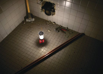 MILWAUKEE FARO LED A LANTERNA MOD. M12 LL-0 (V1/23)