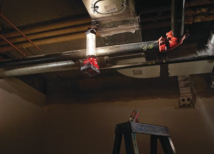 MILWAUKEE FARO LED A LANTERNA MOD. M12 LL-0 (V1/23)