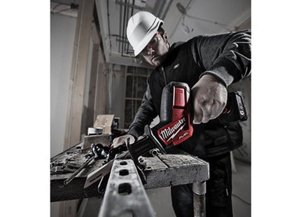 MILWAUKEE SEGHETTO DIRITTO A BATTERIA M12 CHZ-602X