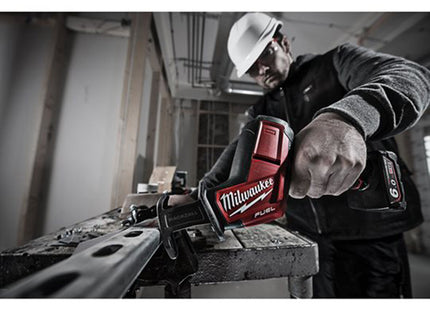 MILWAUKEE SEGHETTO DIRITTO A BATTERIA M12 CHZ-602X