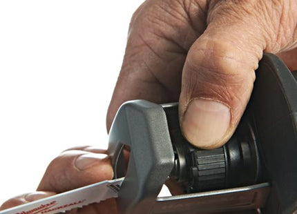 MILWAUKEE SEGHETTO DIRITTO A BATTERIA C12 HZ-202C