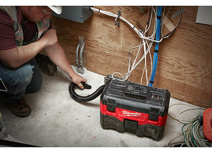 MILWAUKEE ASPIRATORE A BATTERIA SOLIDI/LIQUIDI M18 VC2-0(V1/23)