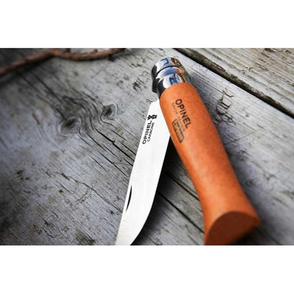 OPINEL COLTELLO CLASSICO CON MANICO IN FAGGIO LAMA AL CARBONIO