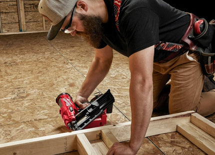 MILWAUKEE CHIODATRICE 34° A BATTERIA M18 FFN-502C