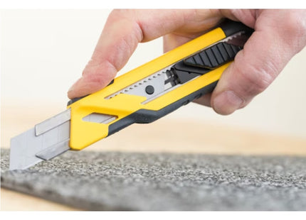 STANLEY CUTTER AUTOBLOCCANTE IN PLASTICA E GOMMA PER LAME DA MM18