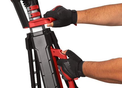 MILWAUKEE TORRE FARO LED MULTIDIREZIONALE CON TREPPIEDE MOD. M18 SAL2-0