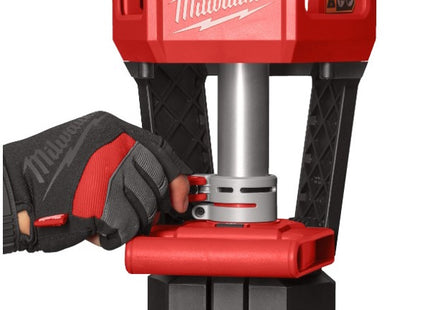 MILWAUKEE TORRE FARO LED MULTIDIREZIONALE CON TREPPIEDE MOD. M18 SAL2-0