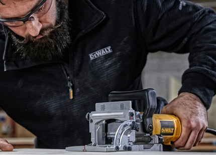 DEWALT FRESATRICE LAMELLARE MOD. DW682K-QS POTENZA 600W