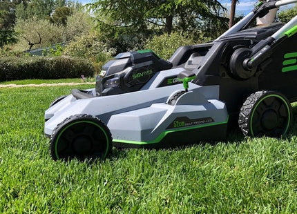 EGO RASAERBA A BATTERIA A TRAZIONE LM2135E-SP 56V 7,5AH TAGLIO CM52