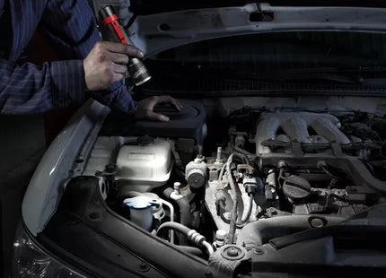 MILWAUKEE TORCIA LED COMPATTA RICARICABILE USB 700L MOD. L4 MLED-201*