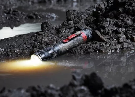 MILWAUKEE TORCIA LED COMPATTA RICARICABILE USB 700L MOD. L4 MLED-201*