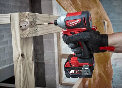 MILWAUKEE AVVITATORE IMPULSI DA 1/4" HEX A BATTERIA M18 BLID2-502X