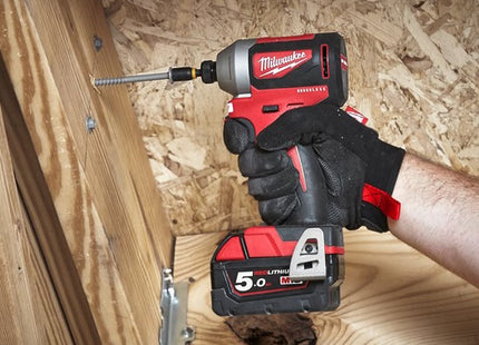 MILWAUKEE AVVITATORE IMPULSI DA 1/4" HEX A BATTERIA M18 BLID2-502X