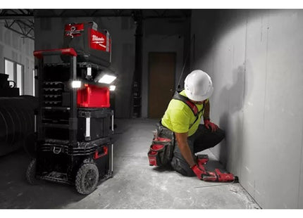 MILWAUKEE PACKOUT TRE FARETTI LED ORIENTABILI MOD. M18 POALC-0 (V1/23)