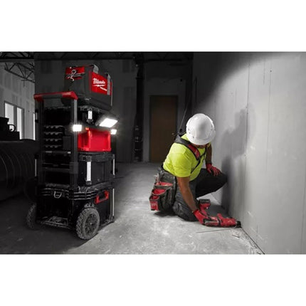MILWAUKEE PACKOUT TRE FARETTI LED ORIENTABILI MOD. M18 POALC-0 (V1/23)