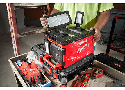 MILWAUKEE PACKOUT TRE FARETTI LED ORIENTABILI MOD. M18 POALC-0 (V1/23)