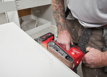 MILWAUKEE LEVIGATRICE A NASTRO A BATTERIA M18 FBTS75-552X