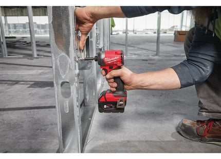 MILWAUKEE AVVITATORE IMPULSI DA 1/4" HEX A BATTERIA M18 FID3-0X(V1/23)