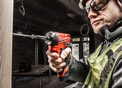 MILWAUKEE AVVITATORE IMPULSI DA 1/4" HEX A BATTERIA M12 FID2-0X(V1/23)