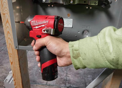 MILWAUKEE AVVITATORE IMPULSI DA 1/4" HEX A BATTERIA M12 FID2-0X(V1/23)