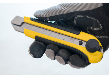 STANLEY CUTTER IN BI-MATERIALE DYNAGRIP CON LAMA DA MM25
