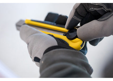 STANLEY CUTTER IN BI-MATERIALE DYNAGRIP CON LAMA DA MM25