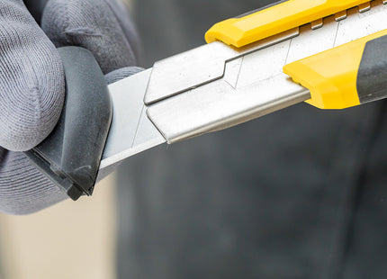 STANLEY CUTTER FAT MAX CON ROTELLA PER LAME DA MM18