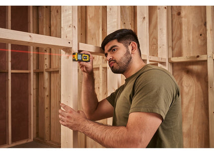 STANLEY MISURATORE LASER SLM100 DISTANZA MISURABILE MAX MT30